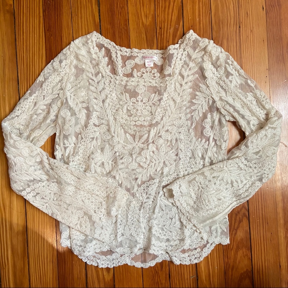 ✨5/$20✨ Lacy White Long Sleeve